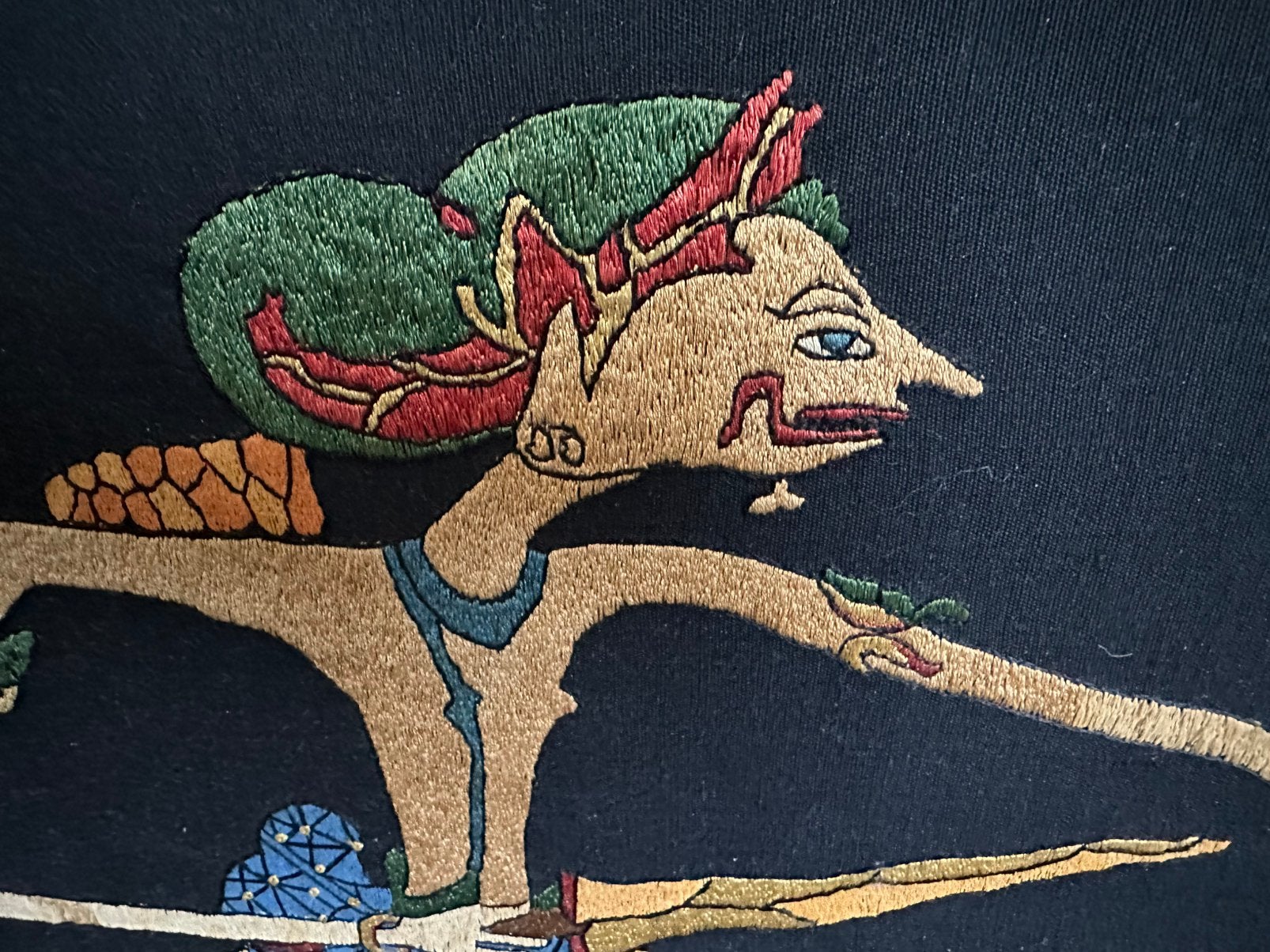 Indonesisch Wayang-textiel wandkleed op paneel, Antiek en Kunst, Ophalen of Verzenden