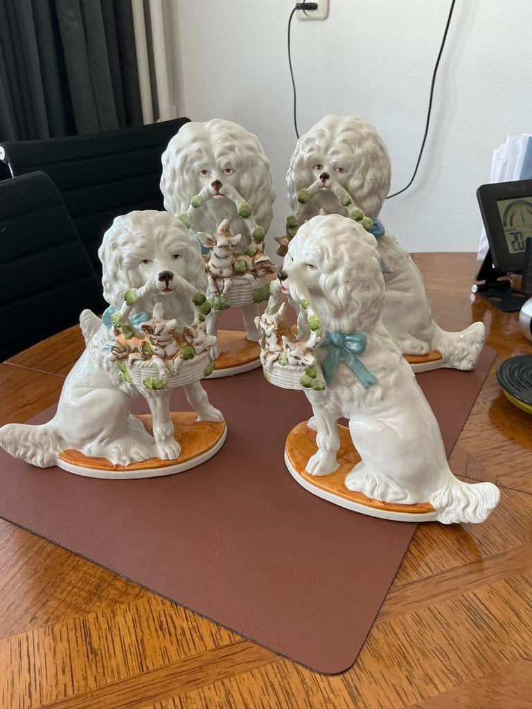 Vintage porseleinen poedels met mandje - Set van 2 + 2, Verzenden