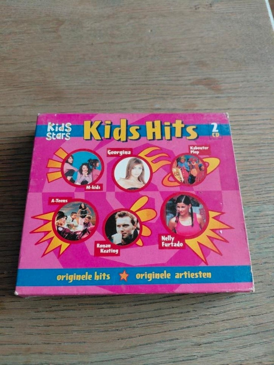 Kids Stars - Kids Hits 2CD box inclusief Televisie vriendjes, Gebruikt, Tot 2 jaar, Ophalen of Verzenden, Verzamelalbum