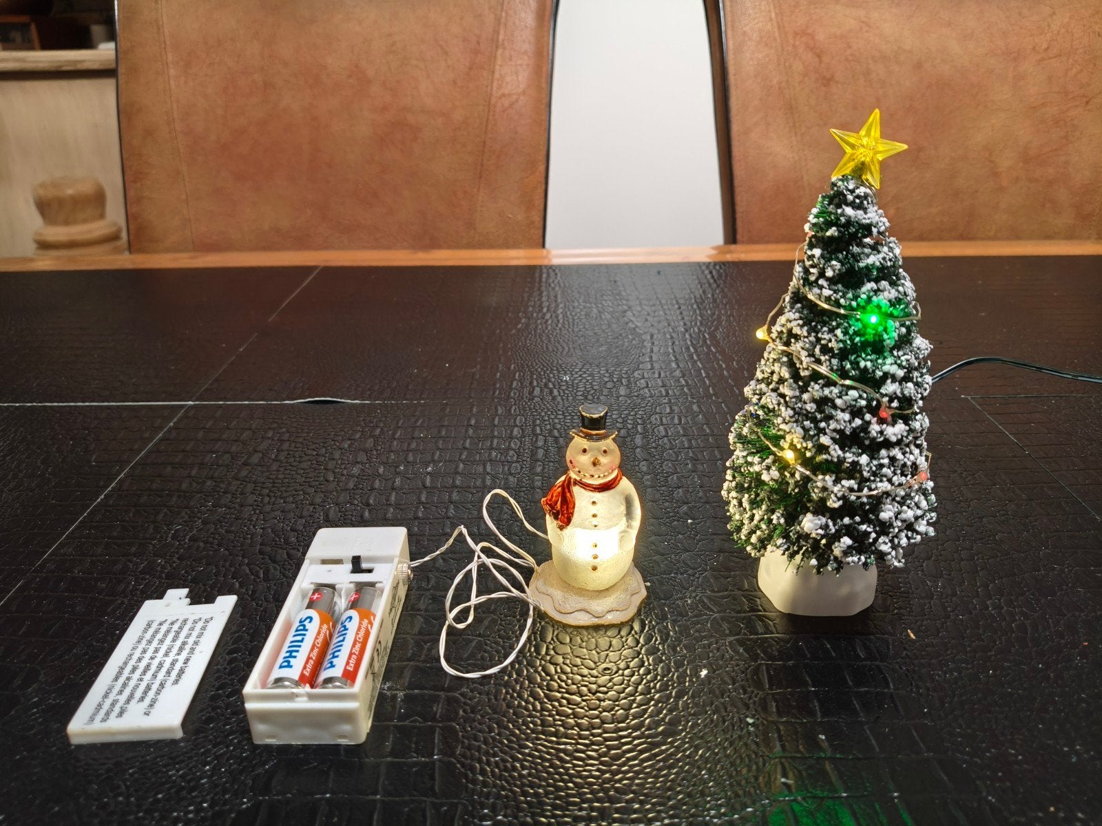 lemax verlichte kerstboom en luville verlicht sneeuwpoppetje, Ophalen of Verzenden, Zo goed als nieuw