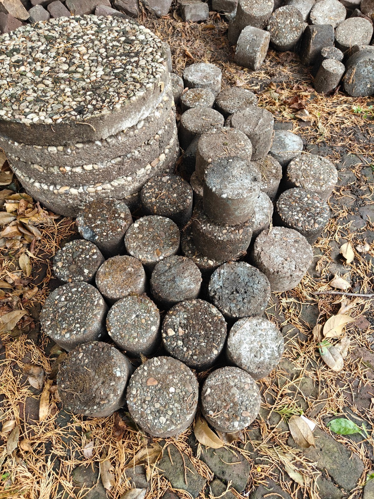 Ronde grindtegels voor tuinpad of terras, Ophalen, Gebruikt, 5 tot 10 m², Beton