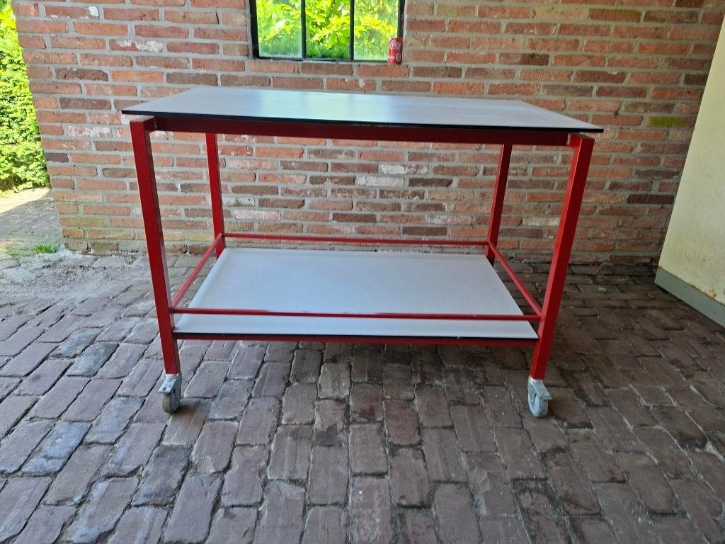 Goede verrijdbare werkbank/ werktafel met trespa blad!, Doe-het-zelf en Verbouw, Werkbanken, Ophalen, Gebruikt, 120 tot 170 cm