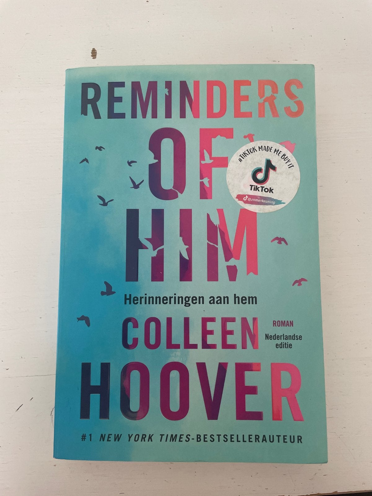 Reminders of Him - Colleen Hoover (Nederlandse editie), Boeken, Romans, Ophalen of Verzenden, Zo goed als nieuw, Nederland