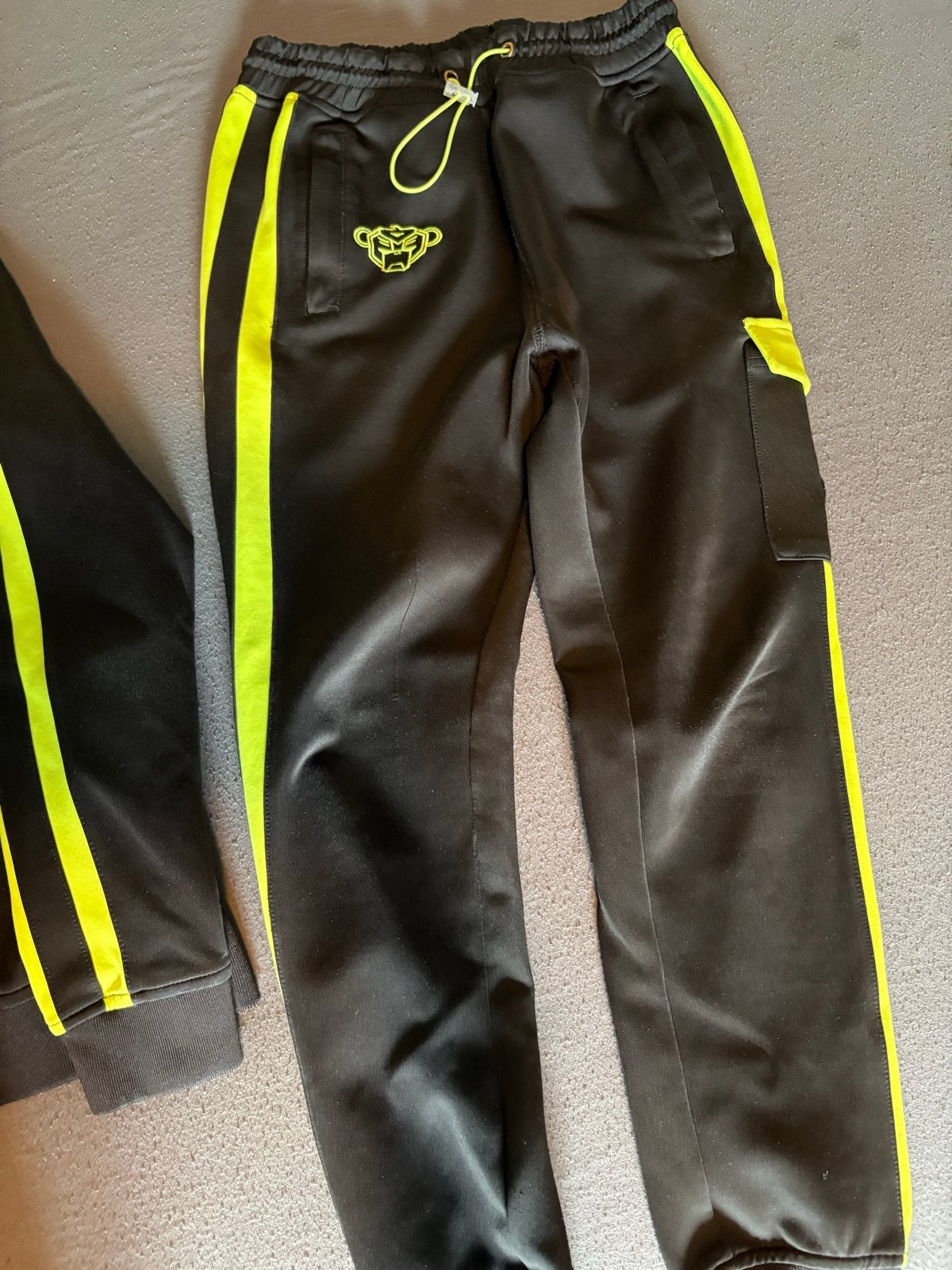 Black Bananas trainingspak met kleine beschadiging, Kinderen en Baby's, Kinderkleding | Maat 152, Ophalen of Verzenden, Gebruikt
