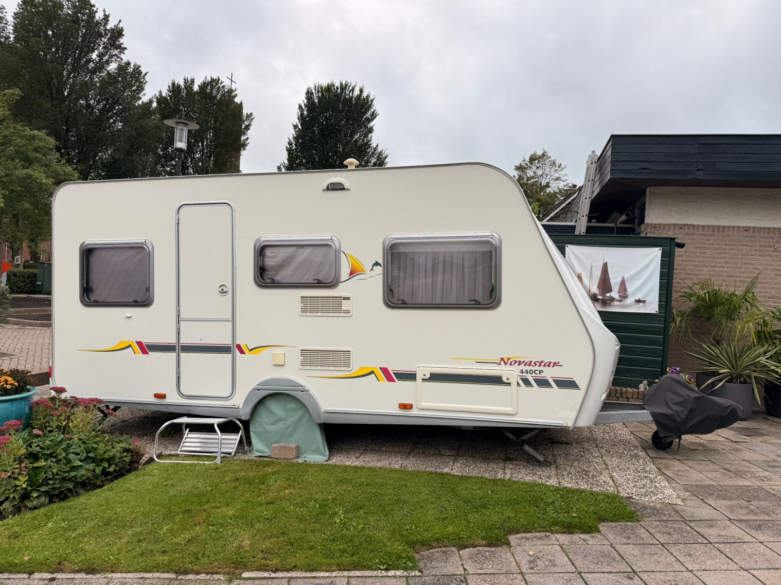 Sterckeman novastar 440 cp caravan 2004, Caravans en Kamperen, Vast bed, Sterckeman, Treinzit, 750 - 1000 kg