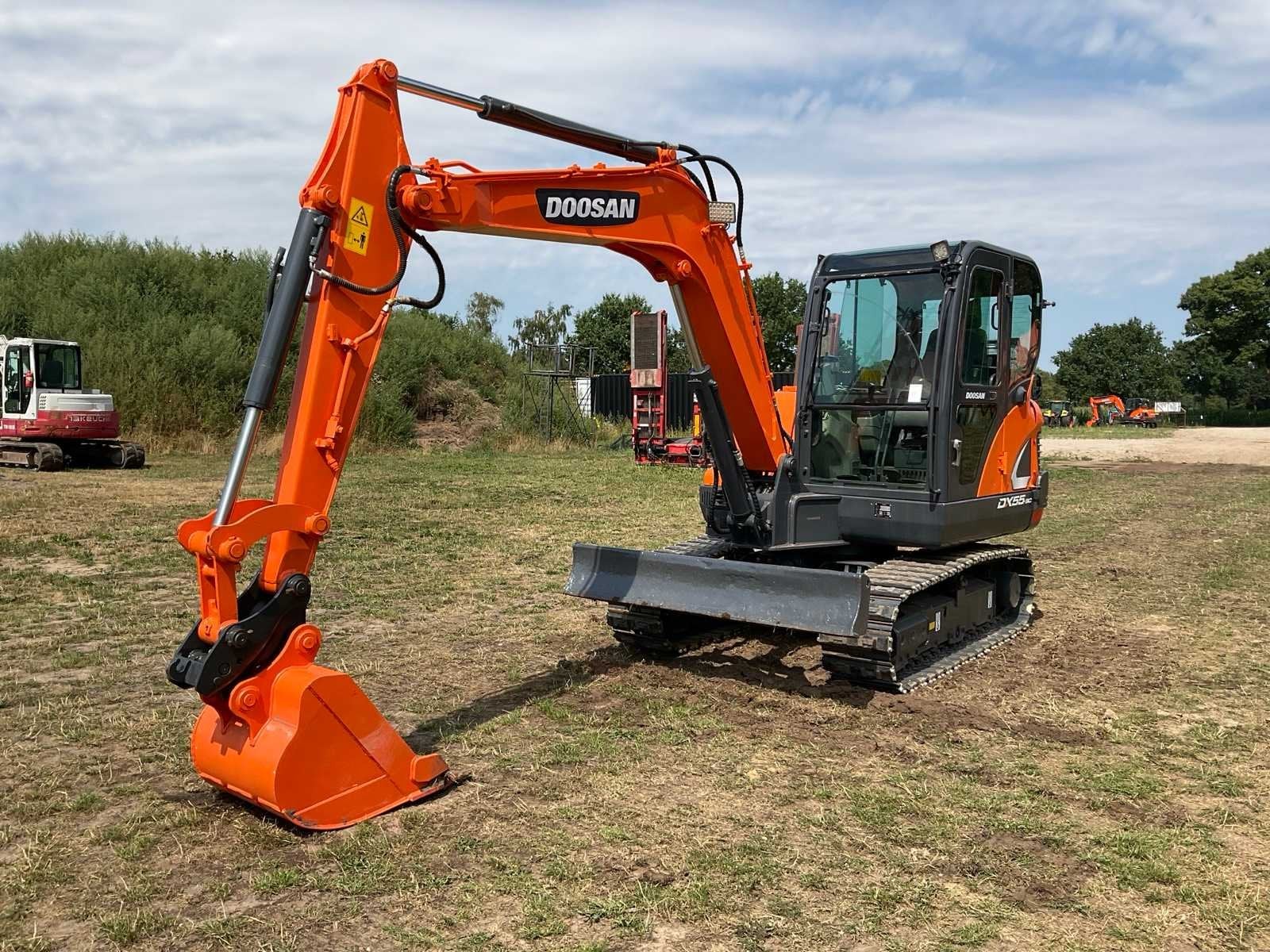 2018 Doosan DX55-9C Midigraafmachine, Zakelijke goederen, Machines en Bouw | Kranen en Graafmachines, Graafmachine