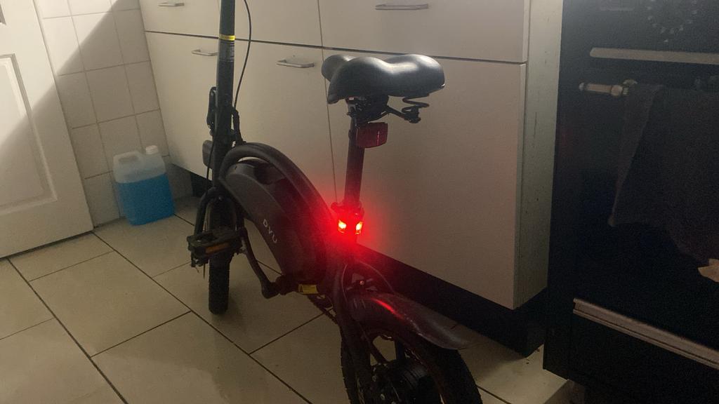DYU D3+ Elektrische Vouwfiets - Compact en Krachtig, Zo goed als nieuw, Minder dan 47 cm, 30 tot 50 km per accu, Ophalen