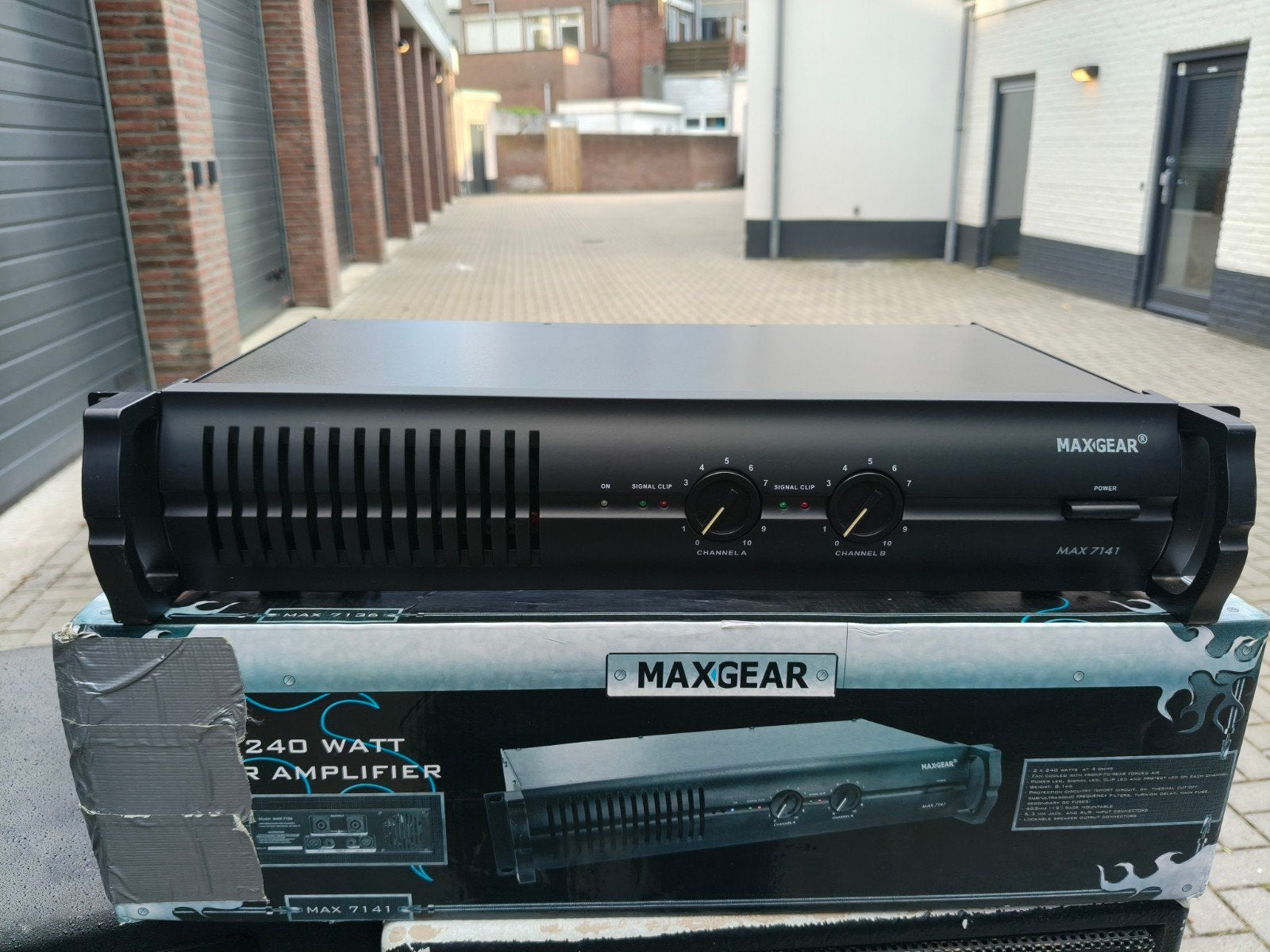 Maxgear versterker 2x240w, Zgan., Overige merken, Ophalen of Verzenden, Zo goed als nieuw, 120 watt of meer