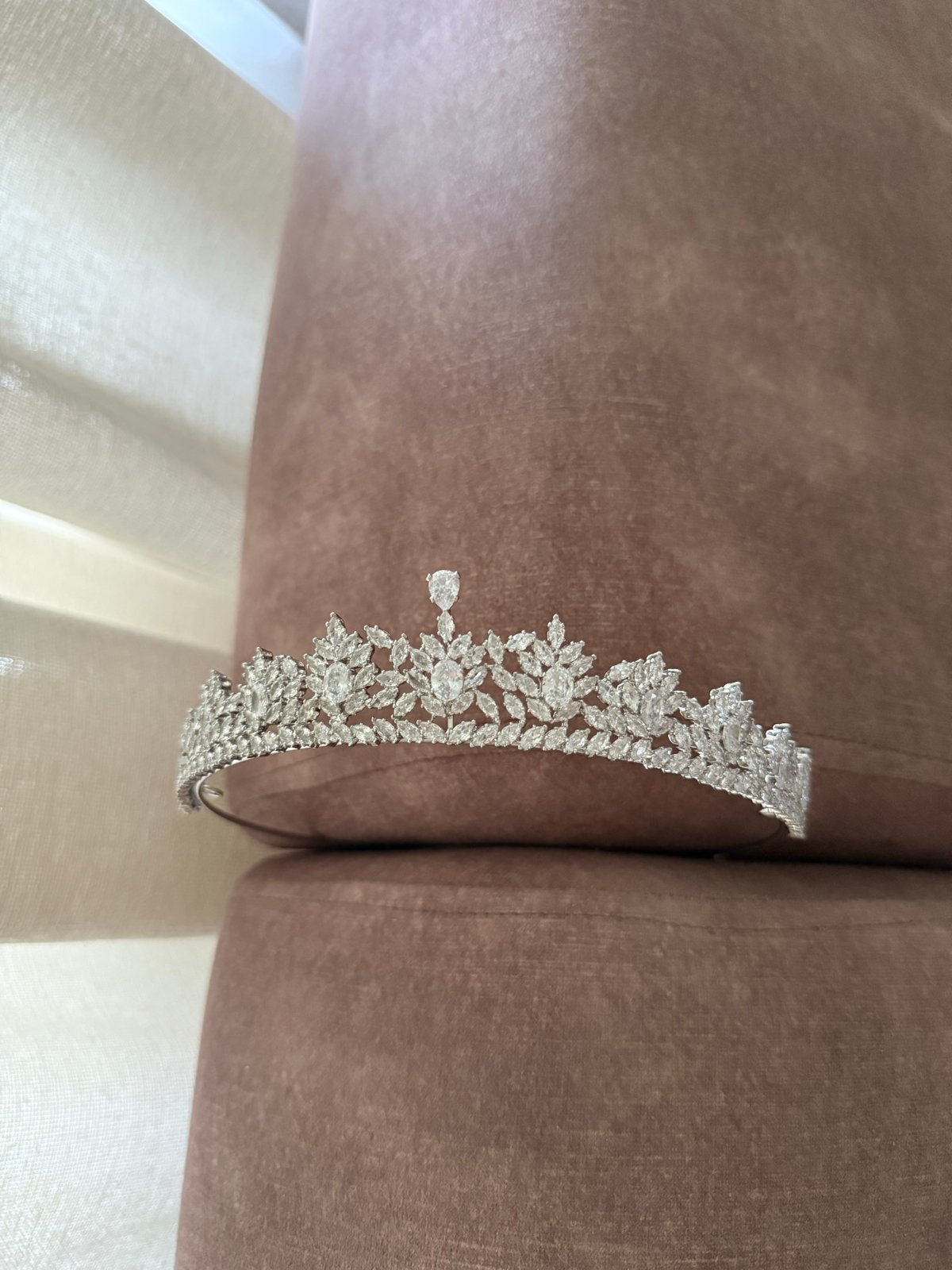 Bruidstiara met kristallen, Ophalen of Verzenden, Nieuw, Zilver, Accessoires