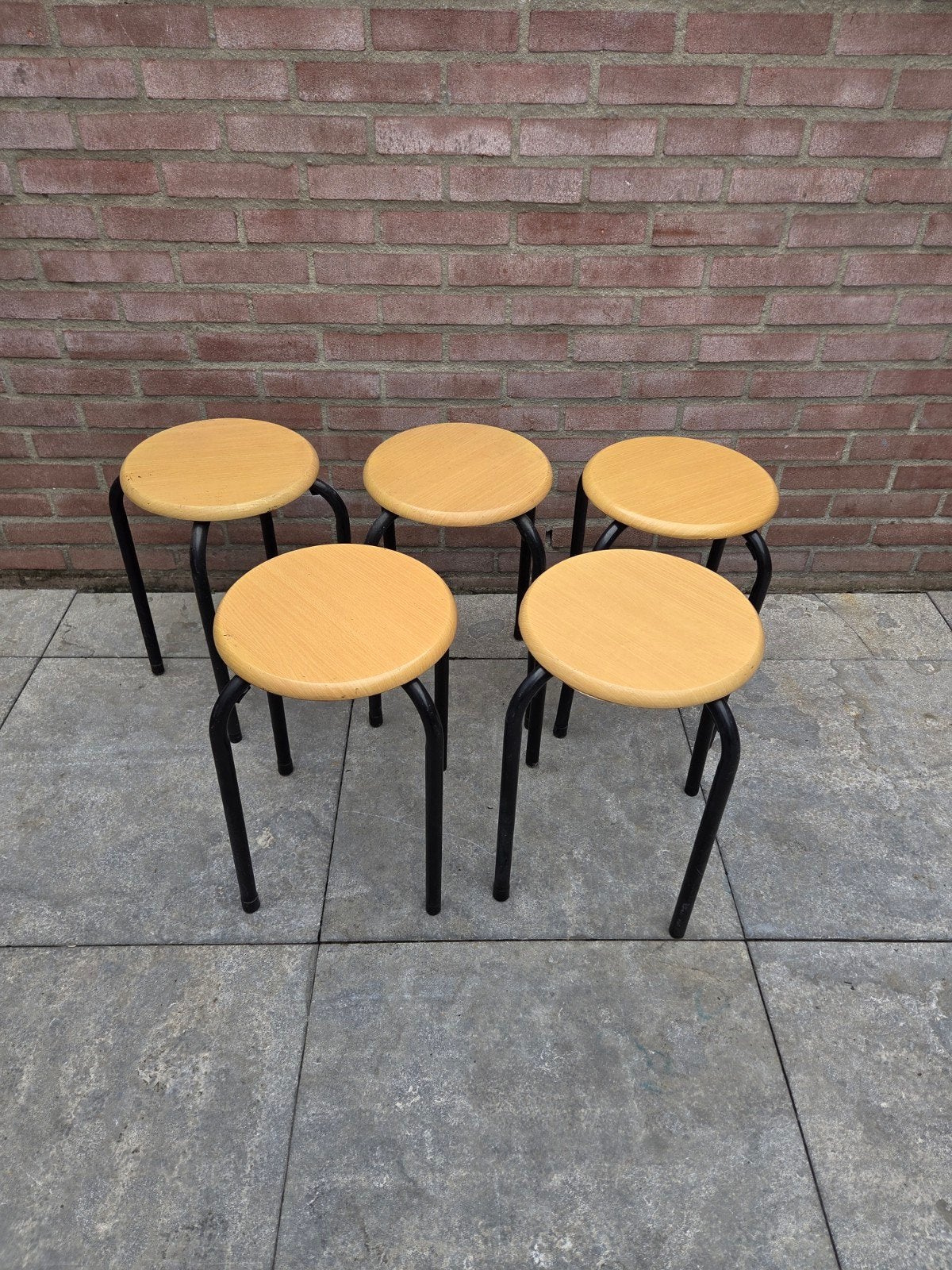 Set van 5 gebruikte krukjes met houten zitting, Ophalen of Verzenden, Gebruikt, Hout