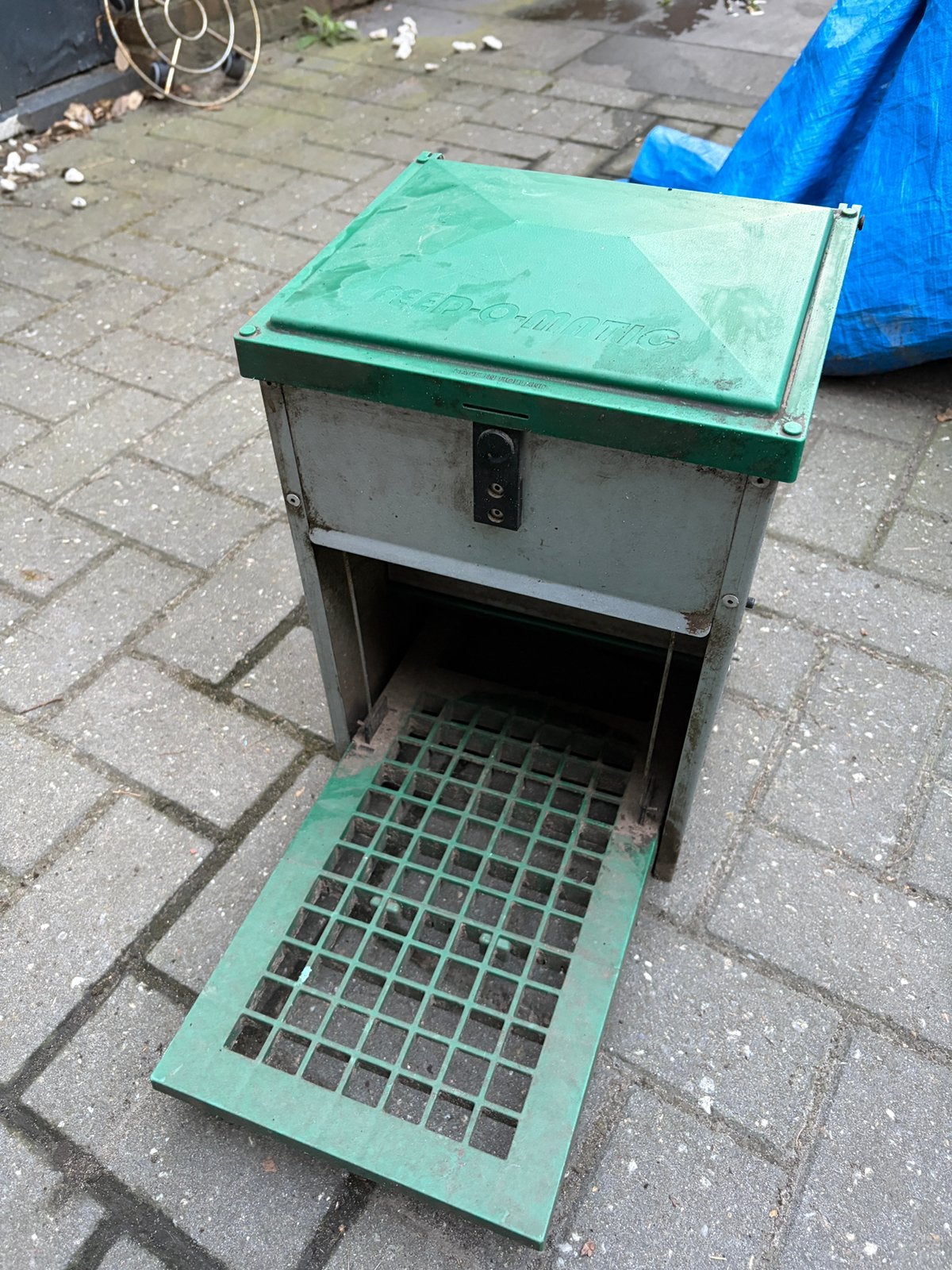 Feed o matic trapbak 5 kg, Ophalen, Drinken en Voederen