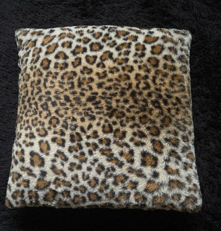 Design Kussen, tijger-cheetah print, 45x45cm, nieuw, Huis en Inrichting, Overige merken, Overige kleuren, Vierkant, Nieuw