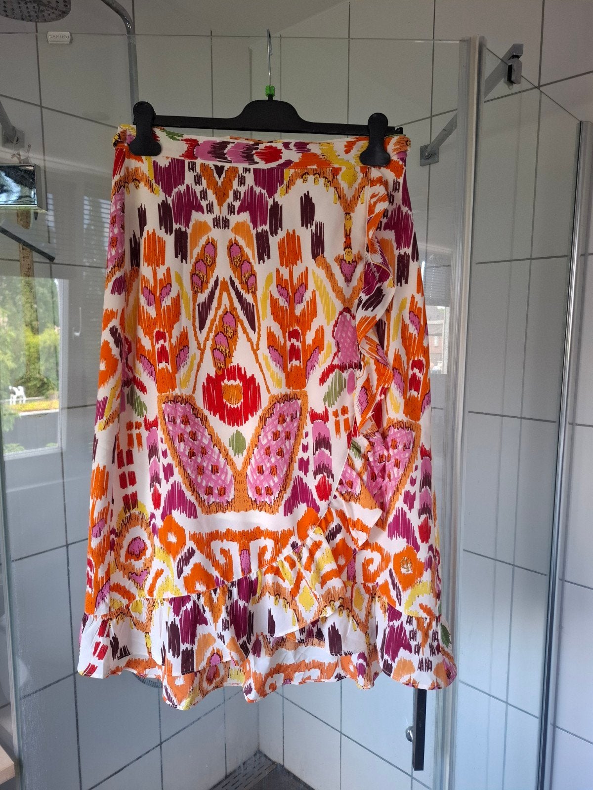 NIEUWE  wikkelrok met vrolijke kleurtjes vsn VIVE, mt L, Kleding | Dames, Ophalen of Verzenden, Nieuw, Onder de knie