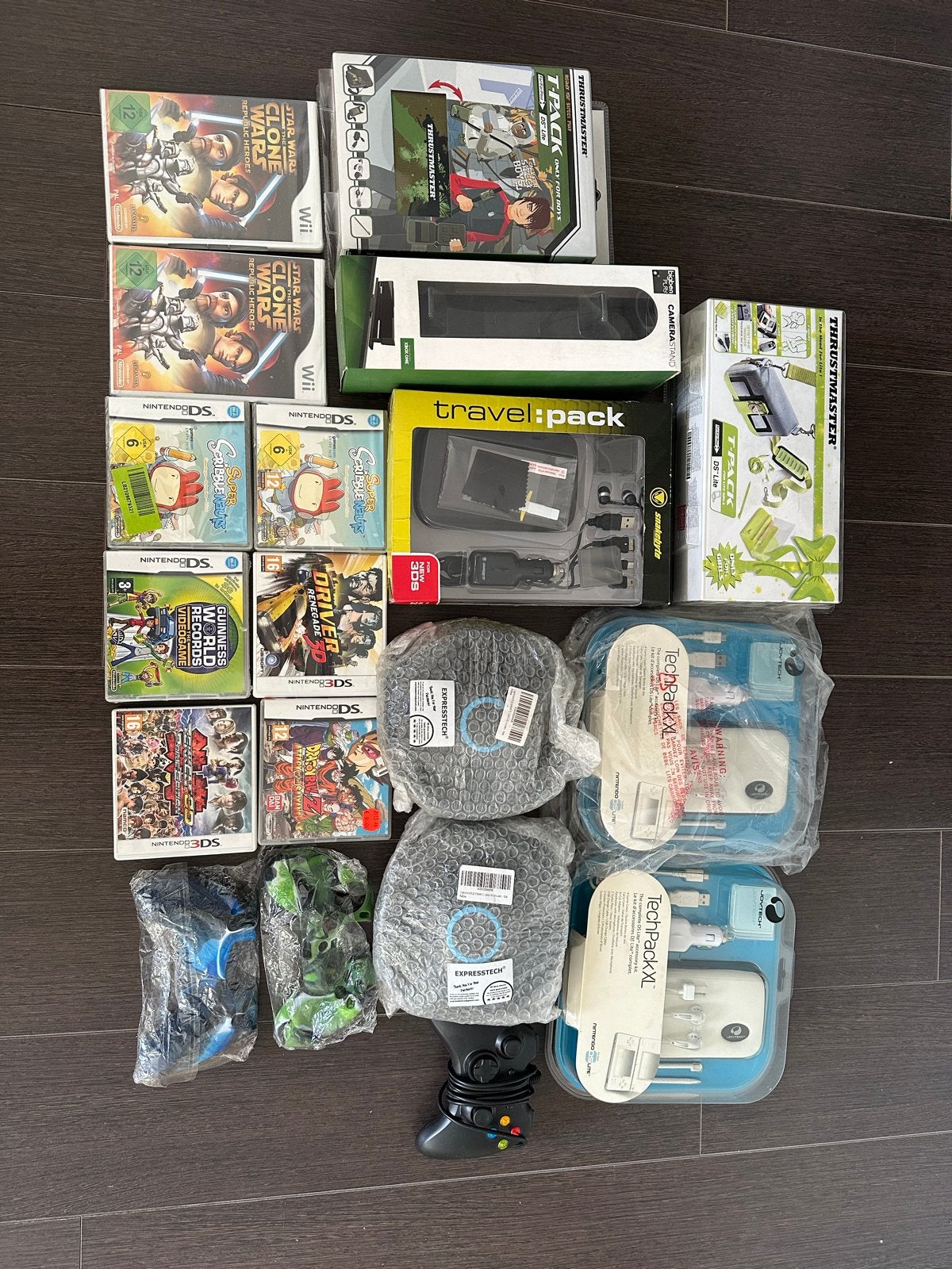 Grote partij Wii en Nintendo DS games en accessoires, Spelcomputers en Games, Ophalen of Verzenden, Nieuw, Met 2 controllers