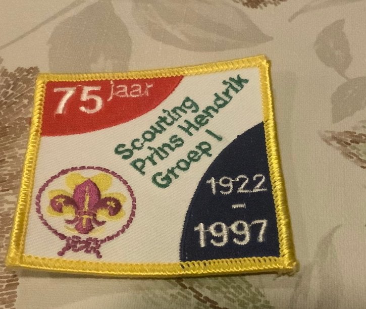 75 jaar jubileum scouting Prins Hendrikgroep 1 Tilburg, Verzamelen, Scouting, Ophalen of Verzenden, Nieuw, Embleem, Speld of Insigne