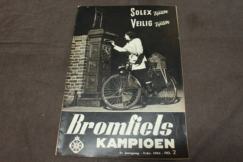 blad Bromfiets Kampioen februari 1954 show Brussel, Fietsen en Brommers, Ophalen of Verzenden, Gebruikt