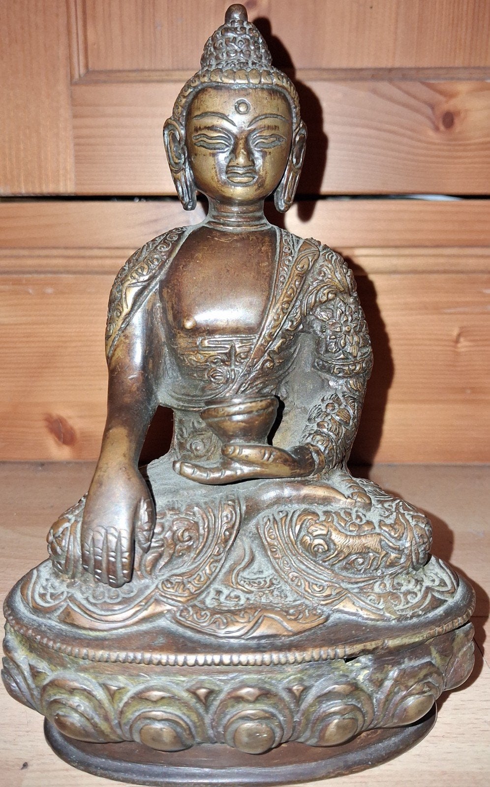 Bronzen Boeddha beeld, 20 cm hoog, 1600 gram, Ophalen of Verzenden
