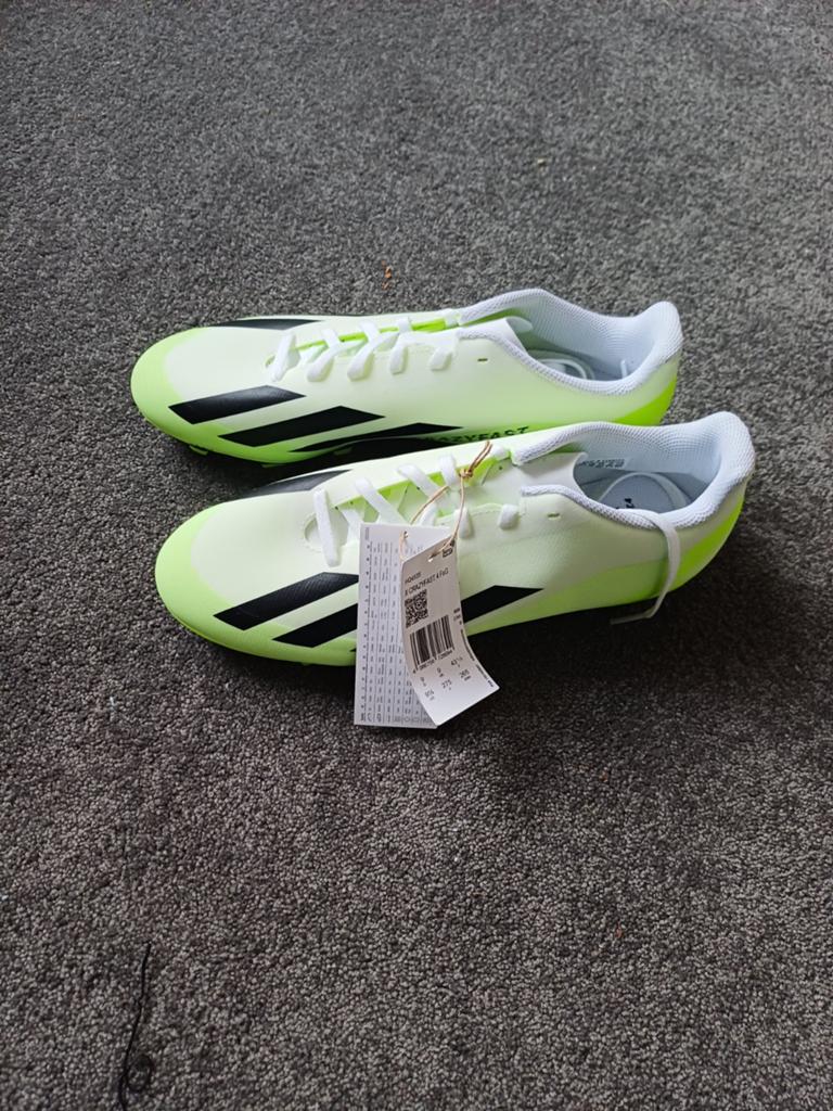 Adidas voetbalschoenen, Maat XS of kleiner, Ophalen of Verzenden, Schoenen