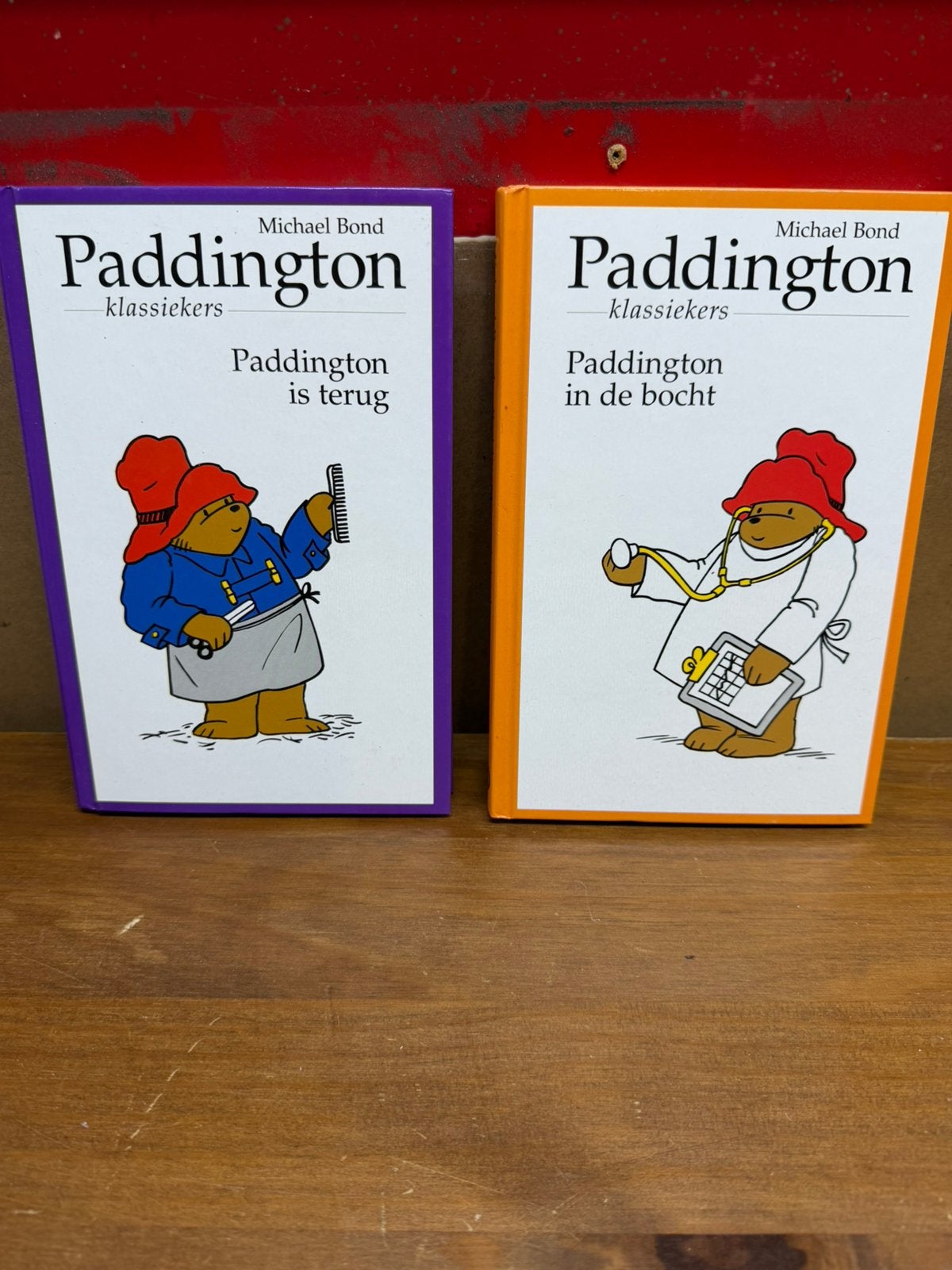 M. Bond - Paddington in de bocht, Fictie algemeen, Ophalen of Verzenden, Zo goed als nieuw, M. Bond