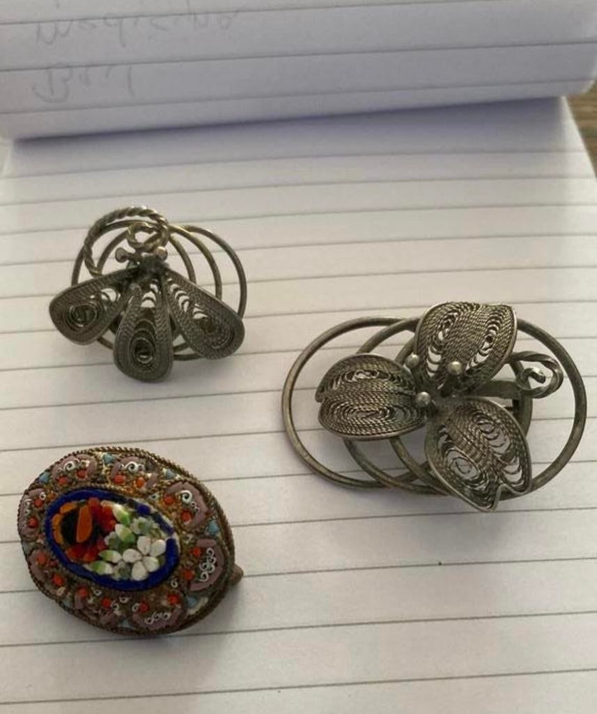 Antieke broches, Sieraden, Tassen en Uiterlijk, Bedels, Zo goed als nieuw, Ophalen of Verzenden