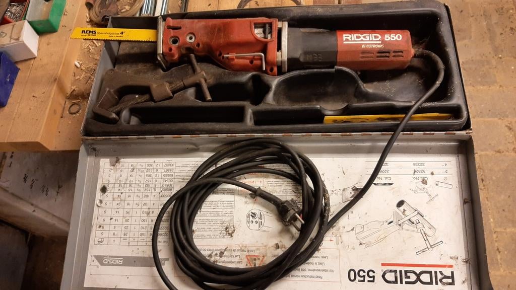 Te koop zware reciprozaag speciaal voor ijzerwerk zoals buls, Doe-het-zelf en Verbouw, 70 mm of meer, 600 tot 1200 watt, Ophalen of Verzenden