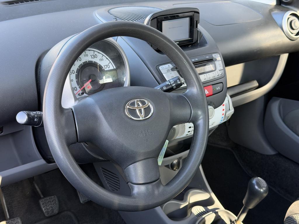 Toyota Aygo 1.0-12V Comfort Navigator | RIJKLAAR | Airco | E, Voorwielaandrijving, Euro 5, Gebruikt, Zwart