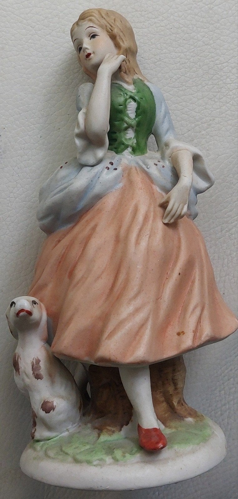 Antiek porseleinen beeldje: Dame met hondje, Antiek en Kunst, Ophalen of Verzenden