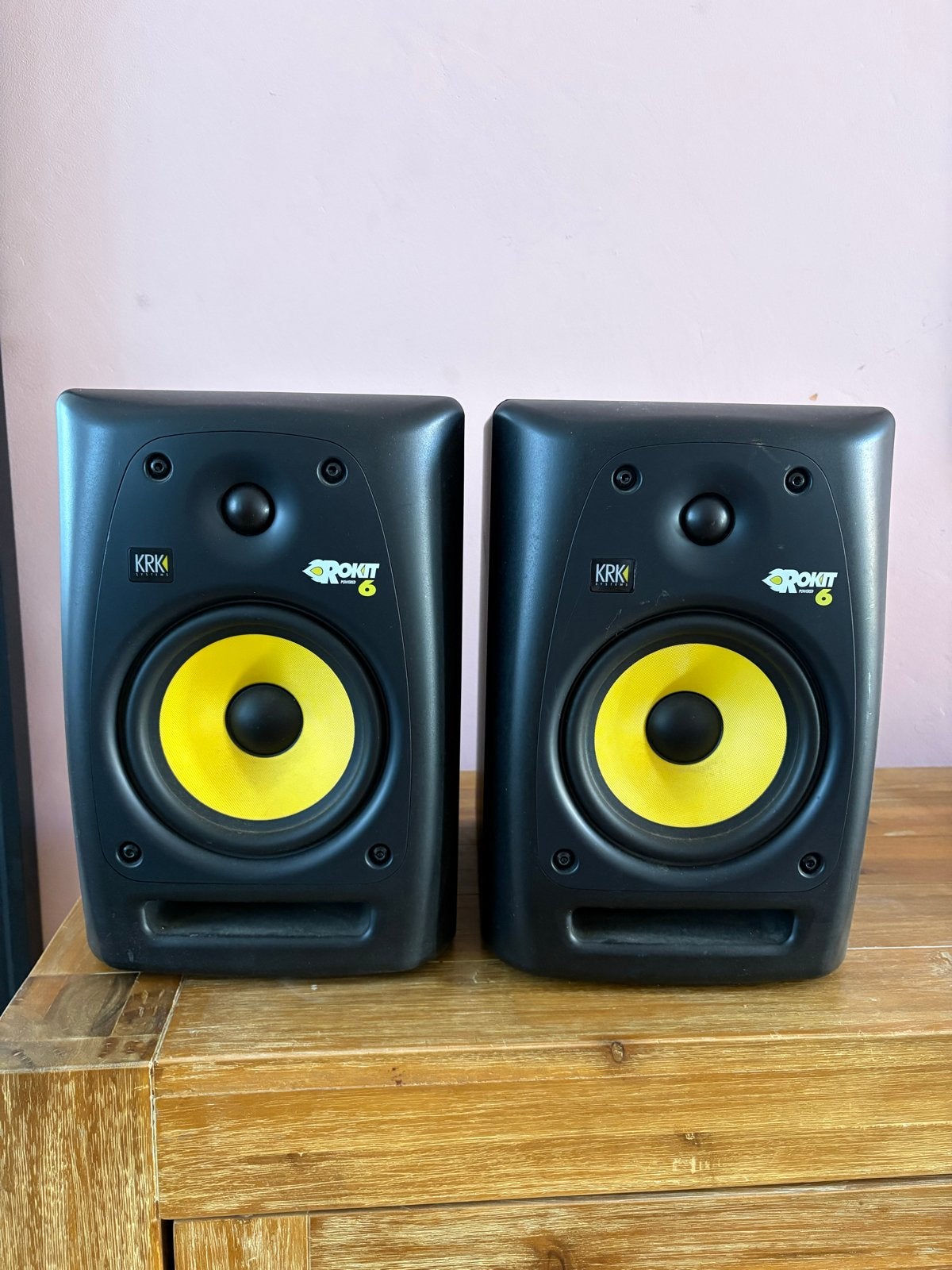 KRK Rokit 6 RPG2 Studiomonitoren (set van 2), Audio, Tv en Foto, Luidsprekers, Ophalen, Studiomonitor, Gebruikt, Inclusief kabels