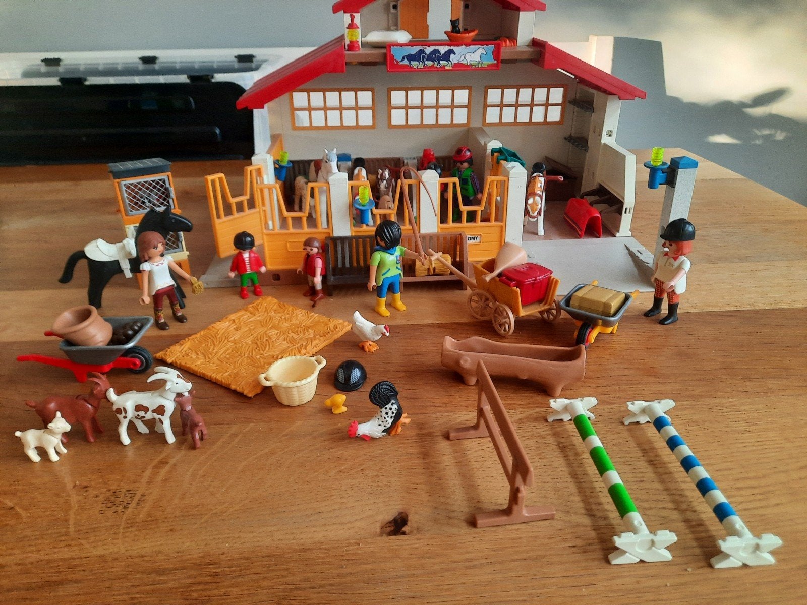 Playmobil paardenstal met auto en trailer, Ophalen, Gebruikt