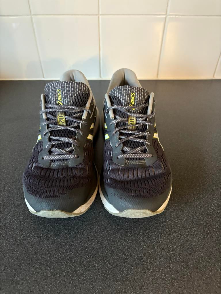 Asics Gel-Cumulus 20 dames hardloopschoenen maat 40,5, Sportschoenen, Ophalen of Verzenden, Zo goed als nieuw, Grijs