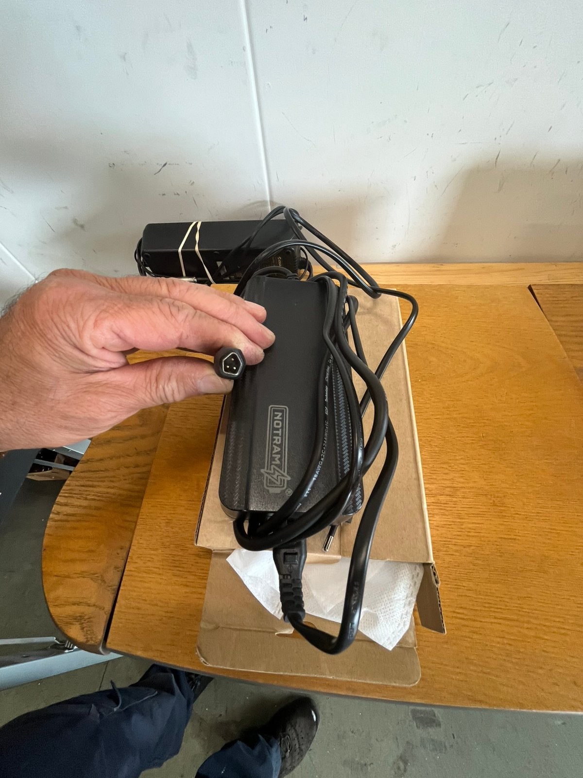 Oplader E-Bike alle Merken, Ophalen, Zo goed als nieuw