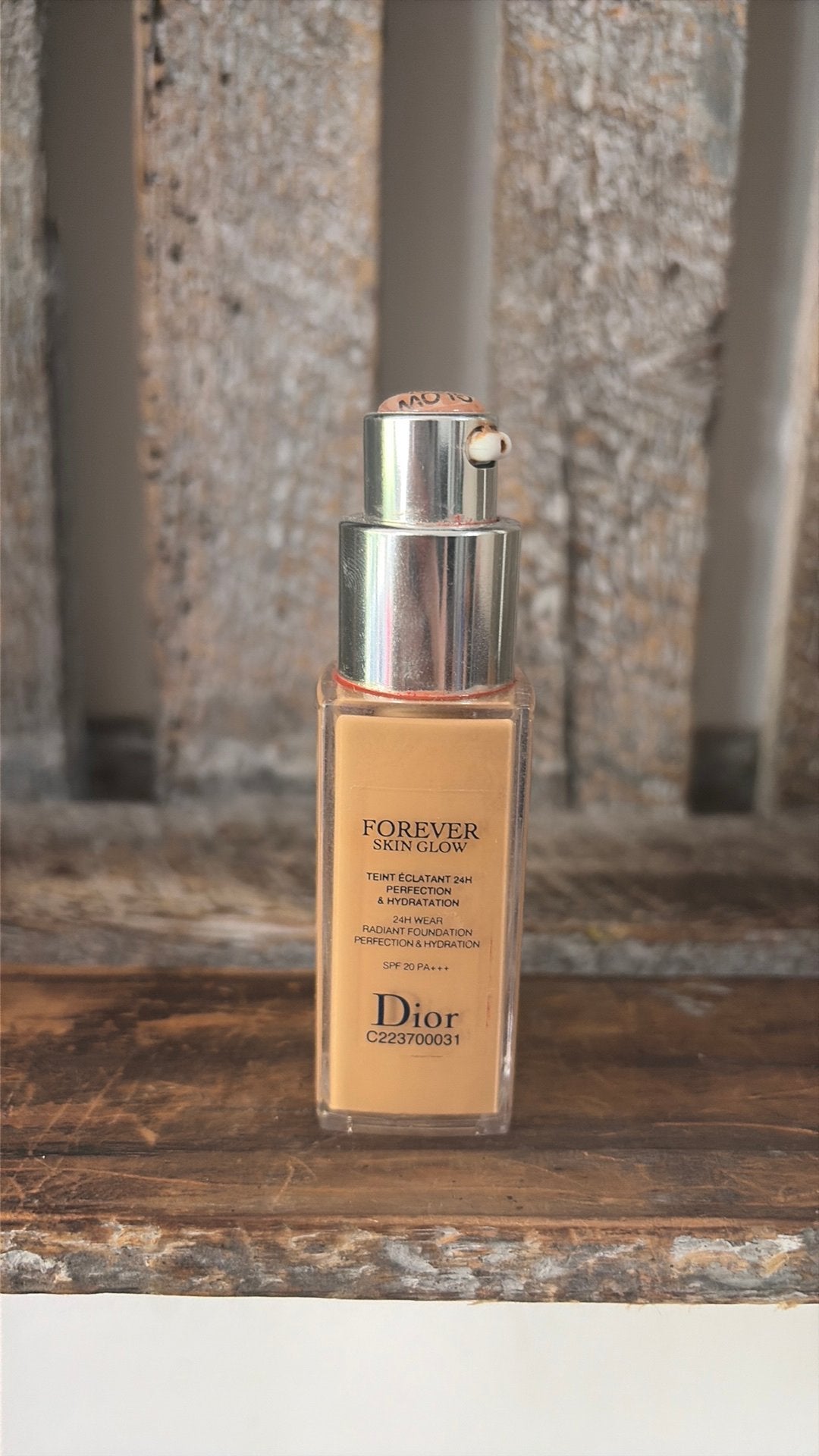 Dior Forever Skin Glow Foundation 3W, Ophalen of Verzenden, Zo goed als nieuw, Beige, Gehele gezicht
