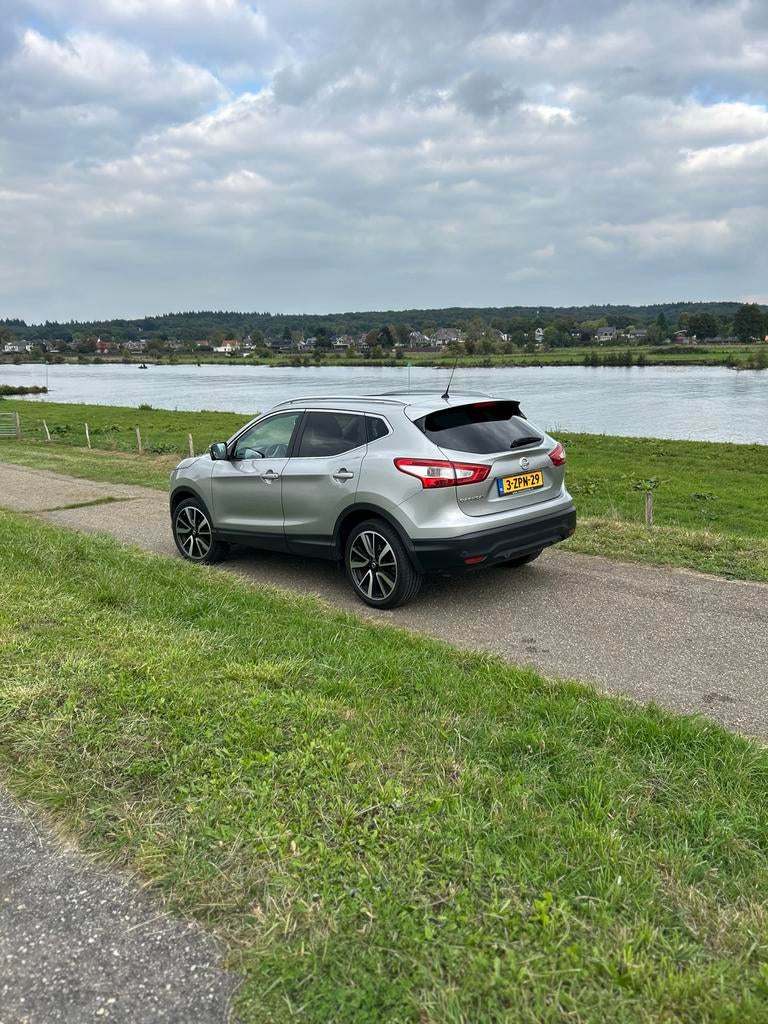Nissan Qashqai 1.6 Dig-TEKNA org.NL auto120KW 2WD 2015 Grijs, Auto's, Voorwielaandrijving, 1618 cc, Zwart, 4 cilinders
