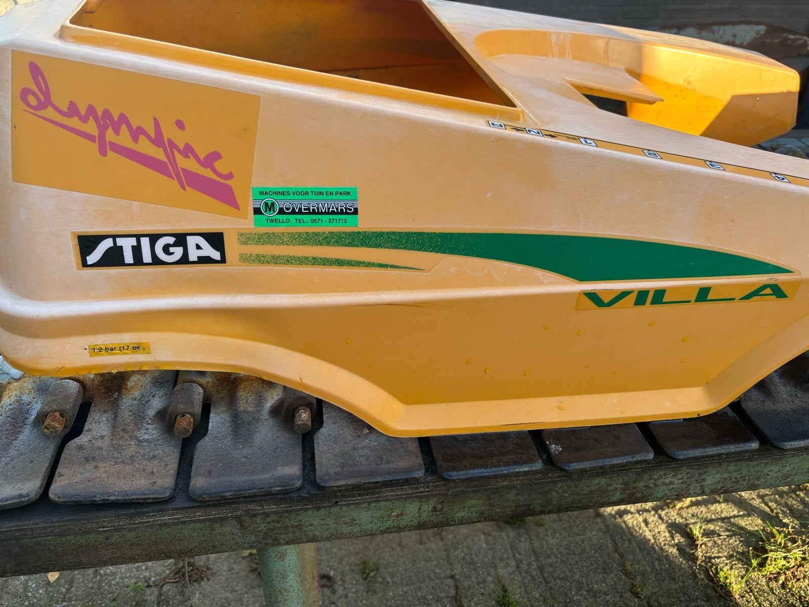 Stiga Villa zitmaaier kap - origineel onderdeel, Ophalen of Verzenden, Gebruikt, Benzine-grasmaaier