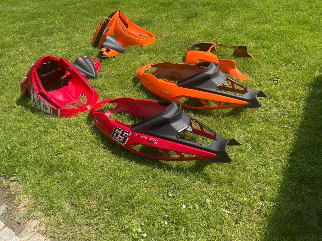 Malaguti Phantom F12R Kappen Set (2 scooters), Fietsen en Brommers, Ophalen of Verzenden, Gebruikt, Kap, Overige merken