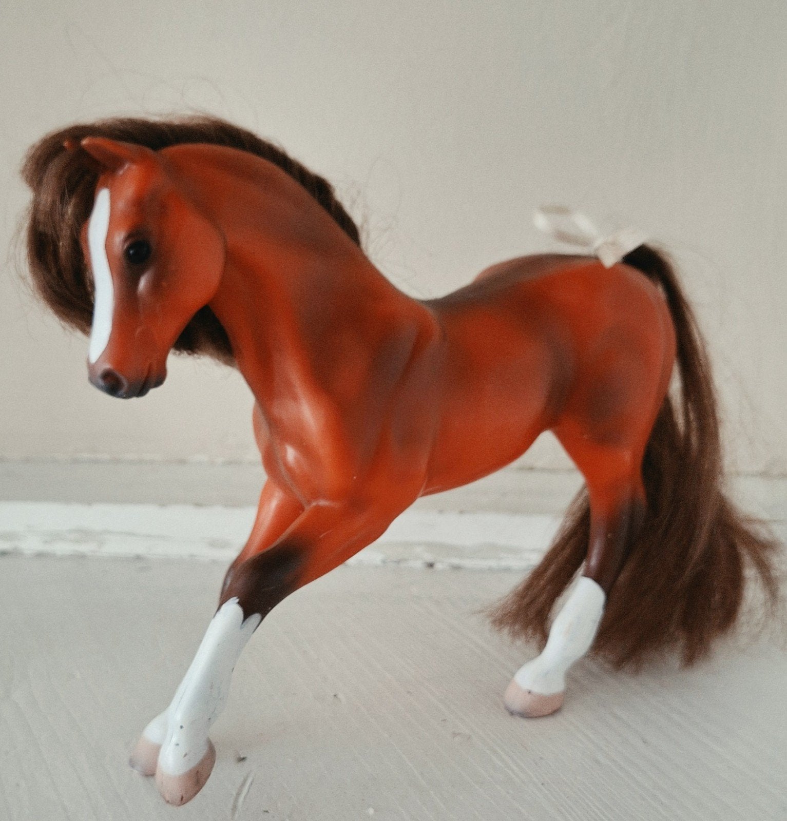 Vintage Grand Champion Playfull Lass, Ophalen of Verzenden, Zo goed als nieuw, Paard, Beeldje of Figuurtje