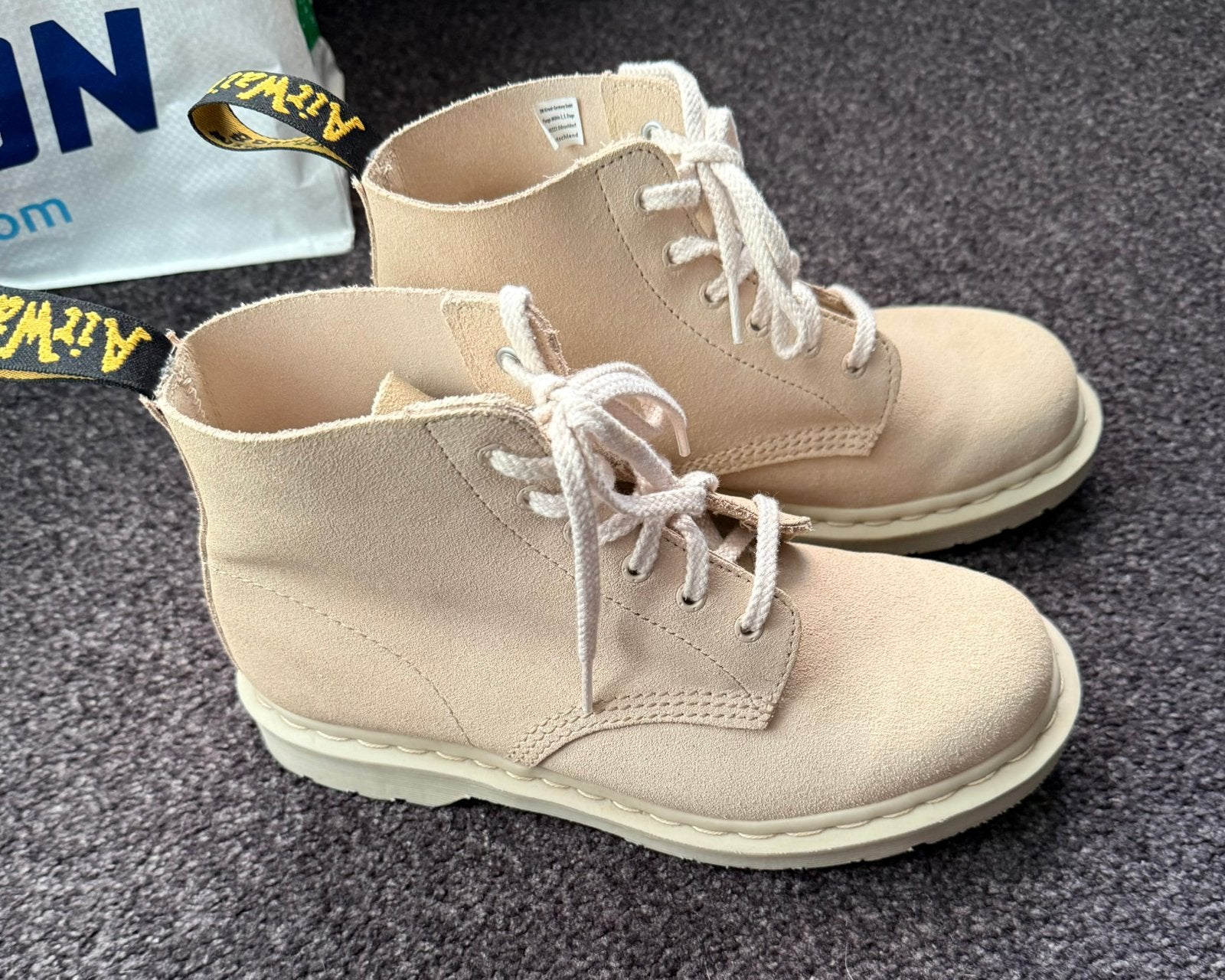 Dr Martens suéde enkellaarzen maat 40, Verzenden, Beige, Lage of Enkellaarzen, Zo goed als nieuw