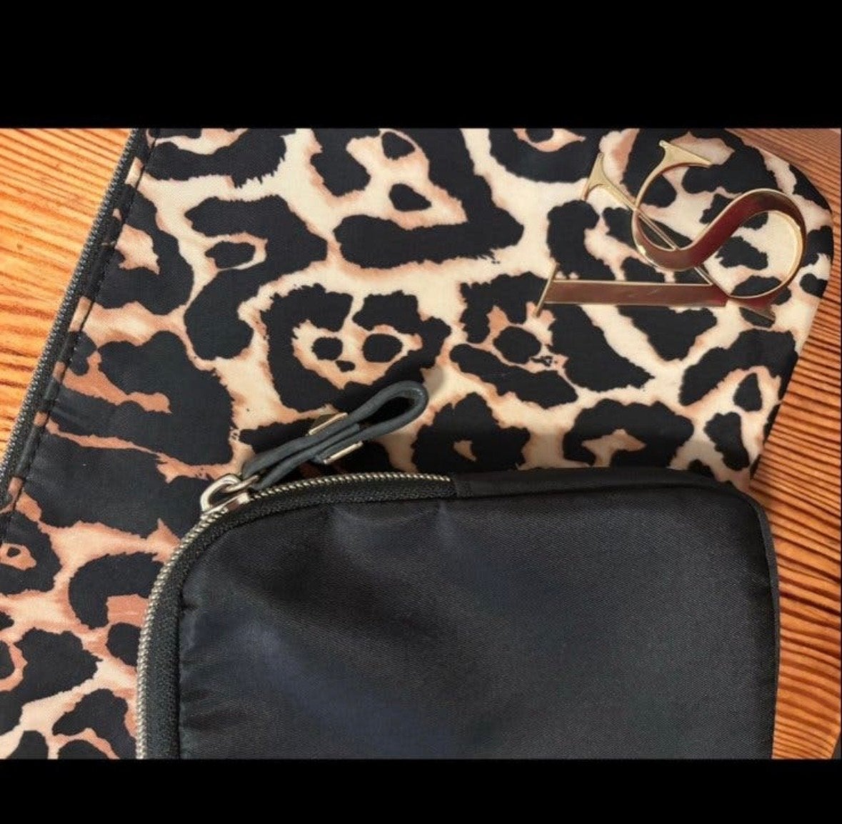 Victoria's Secret Leopard Print Clutch Set, Sieraden, Tassen en Uiterlijk, Ophalen of Verzenden, Gebruikt, Bruin, Overige typen