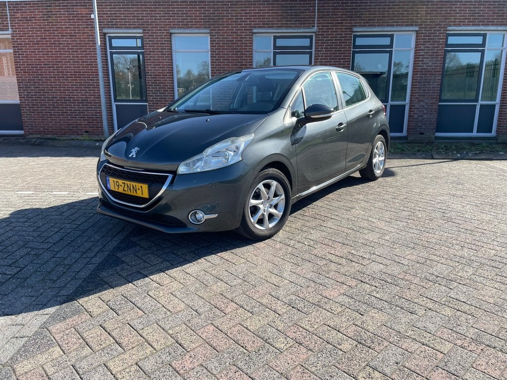 Peugeot 208 Envy 1.2 Vti -Nieuwe katalysator -Climate contr., Voorwielaandrijving, Euro 5, Stof, 1199 cc