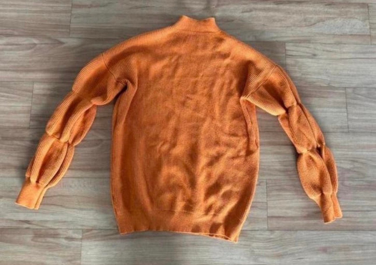 Leuke oranje trui met speciale mouwen - onesize, Ophalen of Verzenden, Zo goed als nieuw