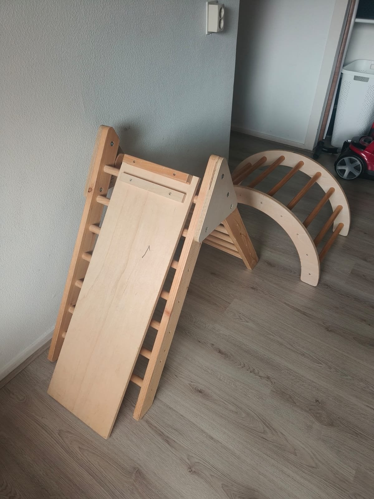 Houten Klimtoestel voor Kinderen met Glijbaan en Klimboog, Kinderen en Baby's, Speelgoed | Buiten | Speeltoestellen, Ophalen, Zo goed als nieuw
