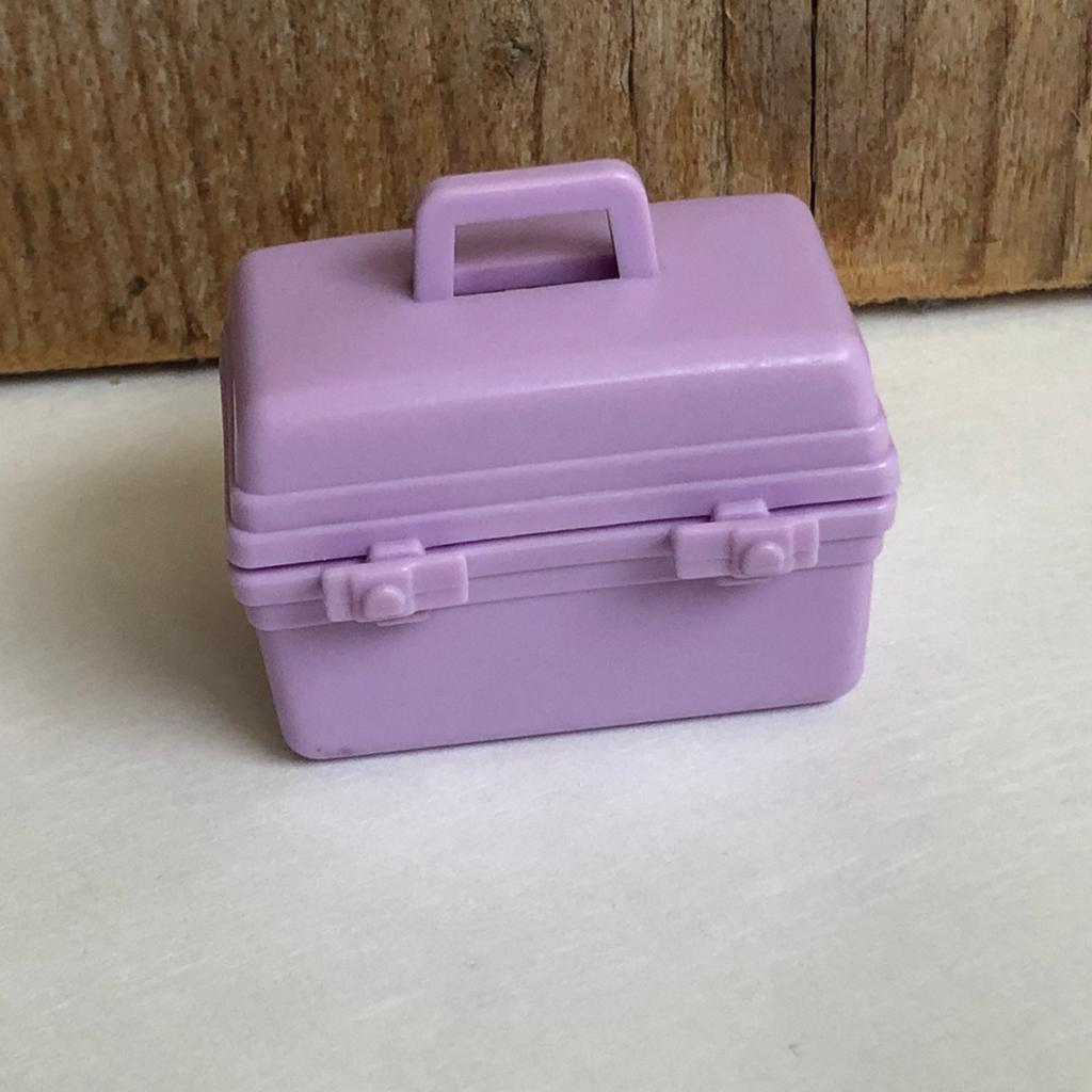 Paarse Barbie koffer, Ophalen of Verzenden, Zo goed als nieuw, Toebehoren