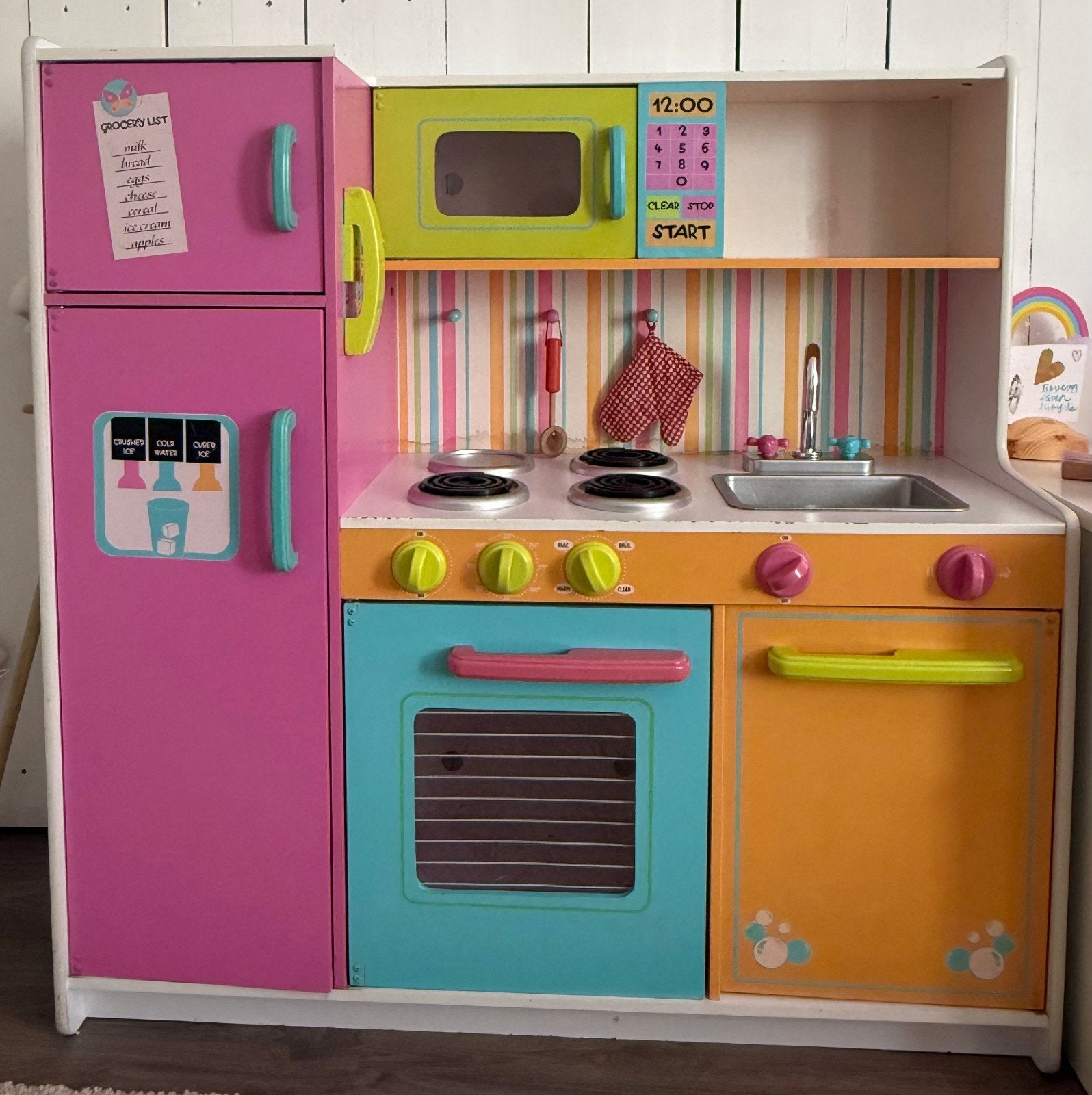 Grote houten speelkeuken met koelkast en magnetron, Ophalen, Gebruikt