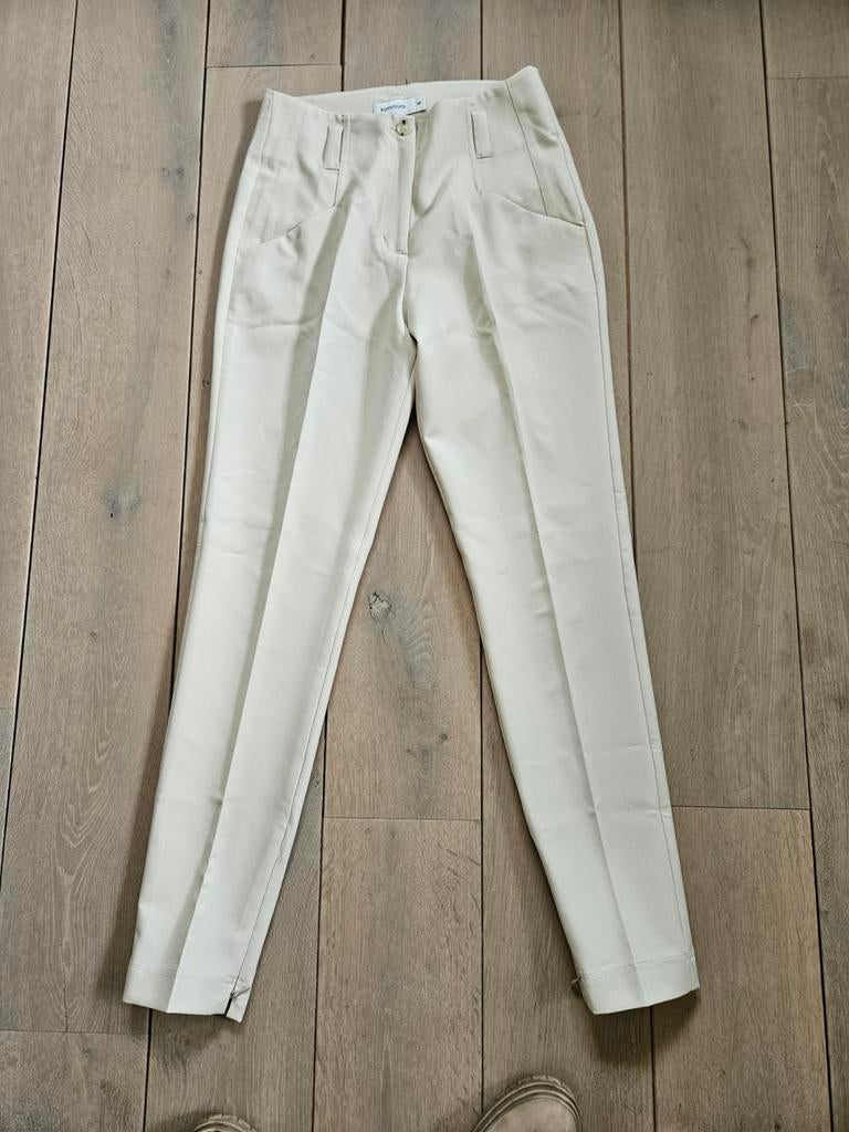 Nieuwe Summum beige pantalon mt.34, Kleding | Dames, Broeken en Pantalons, Summum Woman, Beige, Nieuw, Ophalen of Verzenden