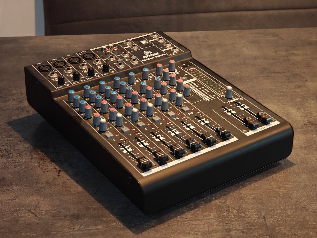 Devine MixDesk 802FX 8-kanaals mixer + kabels, Ophalen, Zo goed als nieuw, 5 tot 10 kanalen, Microfooningang