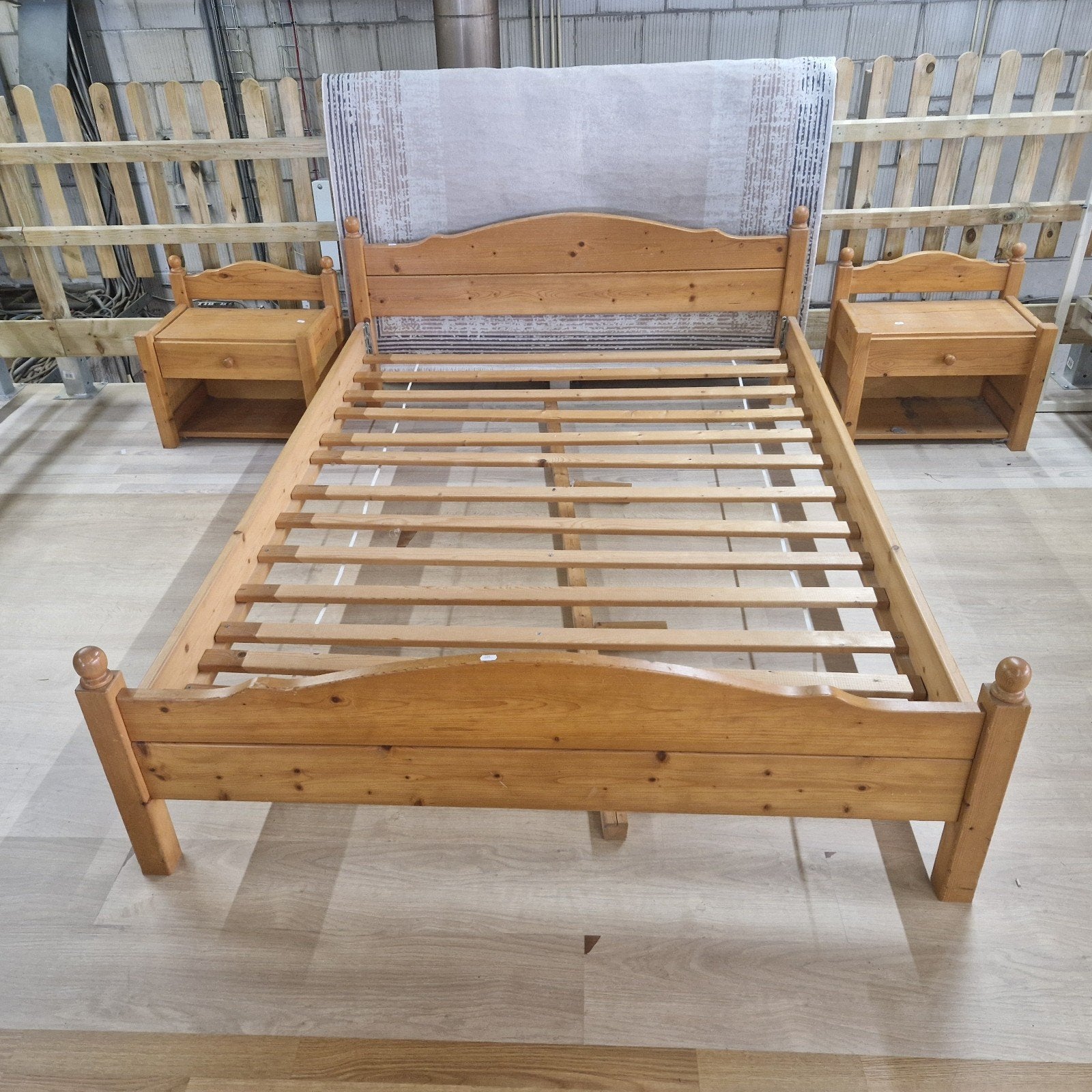 Houten bedframe met nachtkastjes - 145x210 cm, Ophalen, ., Tweepersoons, 140 cm