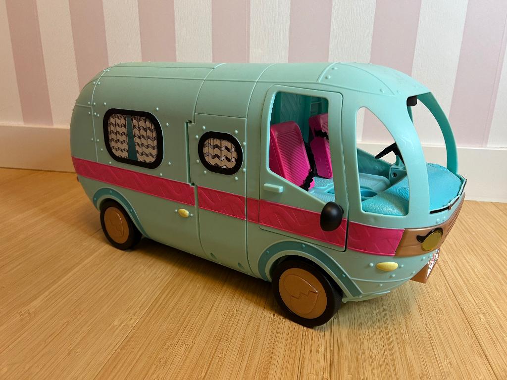 LOL Surprise camper (met doos) + box met veel poppetjes, Ophalen, Gebruikt
