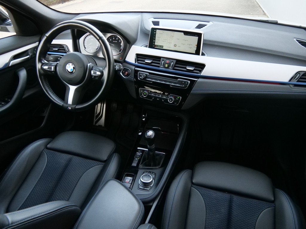 BMW X2 sDrive18i High Executive M-Sport 19 Inch / LED / Trek, Auto's, BMW, Voorwielaandrijving, Gebruikt, Leder en Stof, Wit