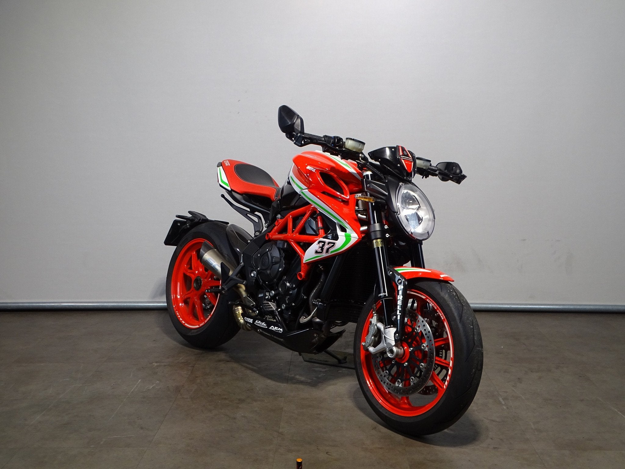MV Agusta Dragster 800 RC SC, Motoren, Meer dan 35 kW, Naked bike, Gebruikt, Bedrijf