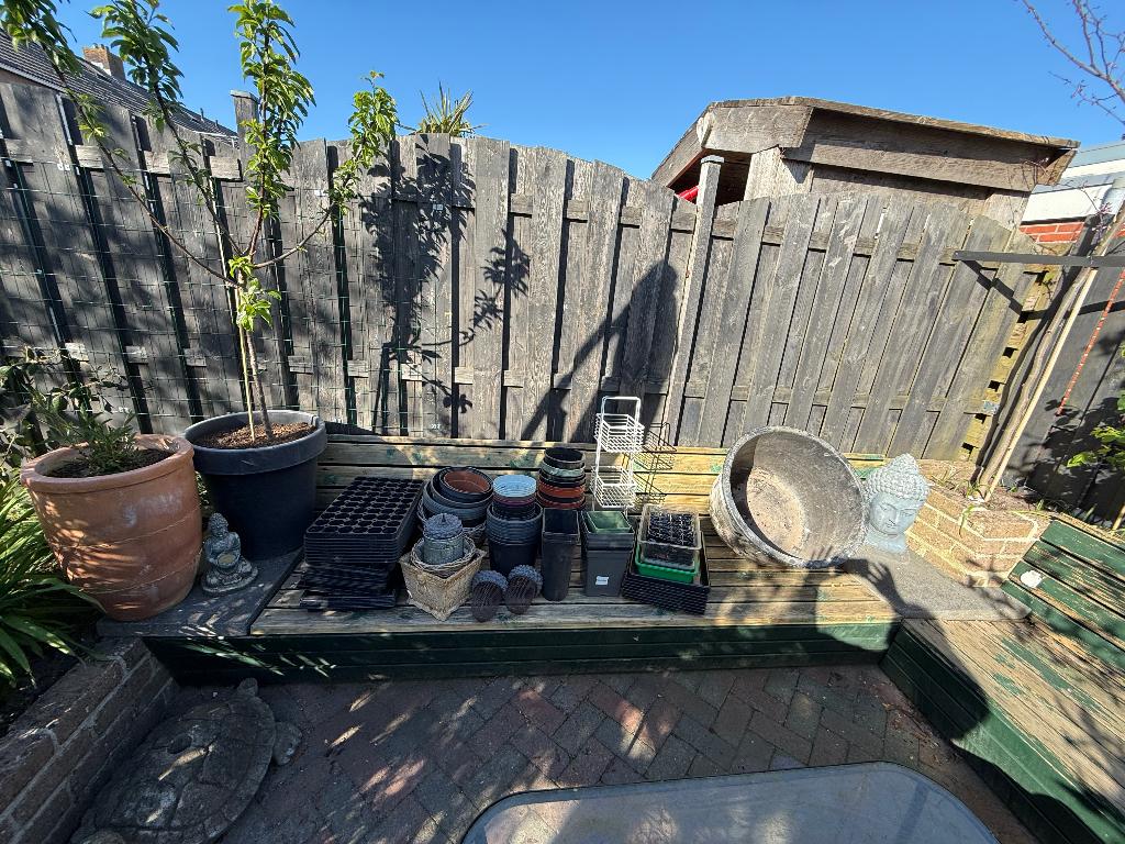 Potten, Tuin en Terras, Bloempotten, Zo goed als nieuw, Kunststof, 40 tot 70 cm, Minder dan 25 cm, Rond, Ophalen